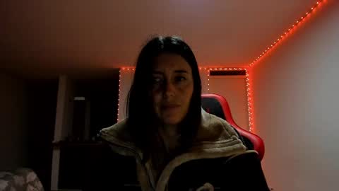 Snapshot of zoe_jeane_beker chatting on 03-05-25, 11:49 ZOE online show from 03-05-25, 11:49