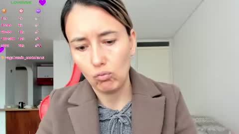 Snapshot of zoe_jeane_beker chatting on 06-30-26, 08:10 ZOE online show from 06-30-26, 08:10