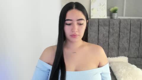 zoe_jones7 online show from 10-25-25, 12:18