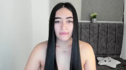 zoe_jones7 online show from 12-01-25, 07:24