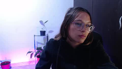 ZOE online show from 11-28-25, 02:58