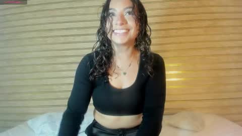 Snapshot of zoe_kiss1 chatting on 04-08-26, 01:55 Zoe online show from 04-08-26, 01:55