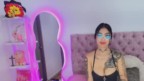 zoe_kravitx_ online show from 04-07-26, 03:07