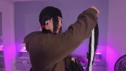 Snapshot of zoe_lynch_ chatting on 09-30-25, 11:37 Zoe Lynch online show from 09-30-25, 11:37