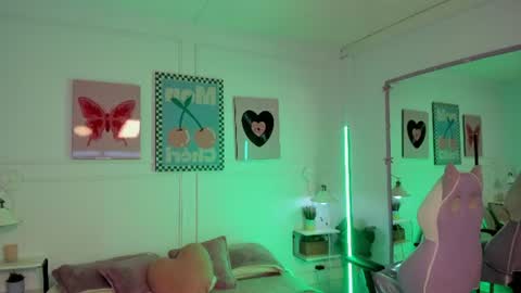 Zoe Lynch online show from 06-25-26, 12:09