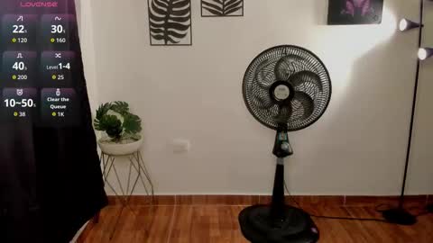 Snapshot of zoe_millerx chatting on 02-11-26, 01:16 zoe_millerx online show from 02-11-26, 01:16