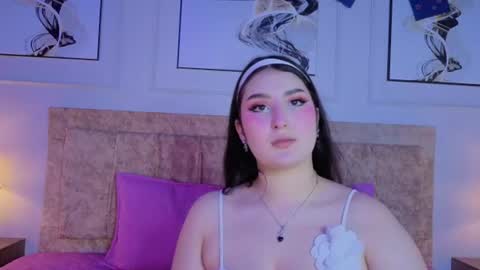 Snapshot of zoe_moon__ chatting on 07-08-26, 11:37 zoe_moon__ online show from 07-08-26, 11:37