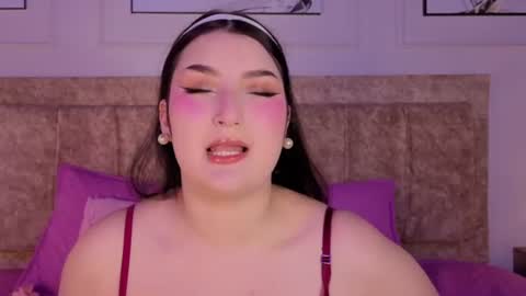 Snapshot of zoe_moon__ chatting on 07-27-26, 11:39 zoe_moon__ online show from 07-27-26, 11:39