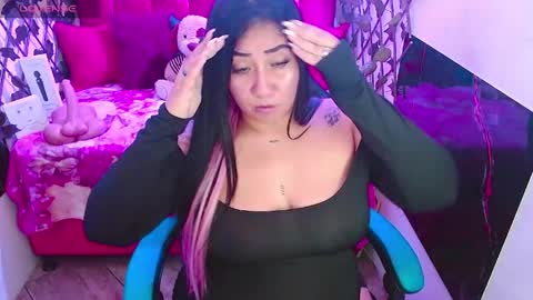 zoe_naughty22 online show from 04-29-26, 03:32