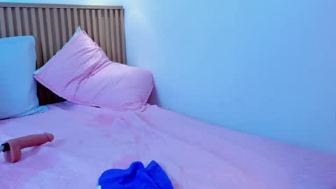 Zoe online show from 12-14-24, 02:21