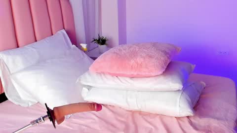 Zoe online show from 01-25-25, 06:13