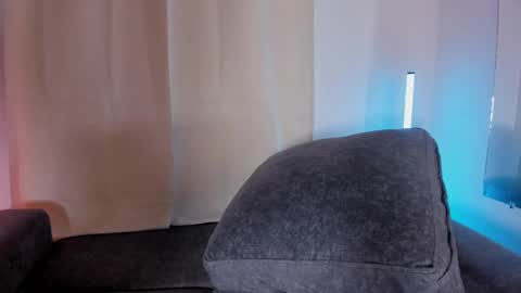 Zoe online show from 03-09-25, 01:14