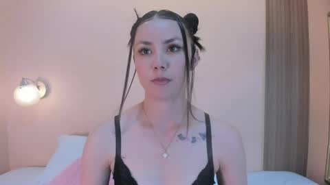 Zoe online show from 05-26-26, 03:46