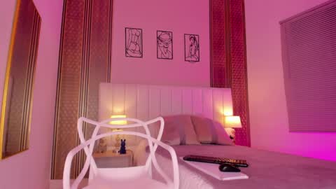 Hi guys i am Zoe  online show from 09-25-25, 11:47