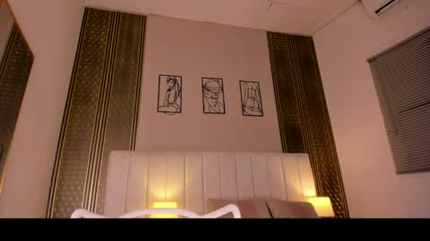 Hi guys i am Zoe  online show from 04-23-26, 11:31