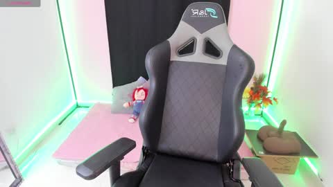 zoe_sullivan_ online show from 12-27-24, 09:28