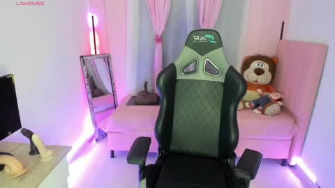 zoe_sullivan_ online show from 02-16-25, 09:48