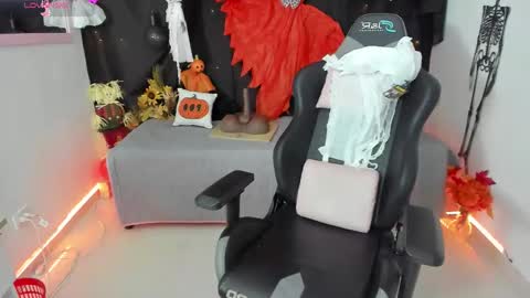 zoe_sullivan_ online show from 10-02-25, 10:11