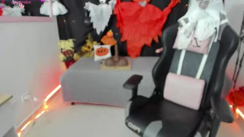 zoe_sullivan_ online show from 10-06-25, 09:51