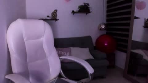 Zoe online show from 11-23-25, 02:06