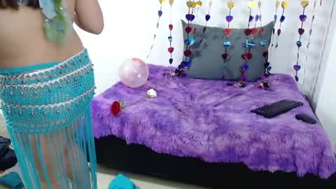 Snapshot of zoe_velvet chatting on 02-18-25, 05:42 Carolina online show from 02-18-25, 05:42