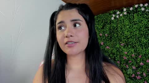 Snapshot of zoe_wattson chatting on 12-05-24, 02:42 Zoe online show from 12-05-24, 02:42