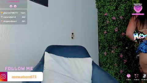 Snapshot of zoe_wattson chatting on 02-09-25, 06:33 Zoe online show from 02-09-25, 06:33