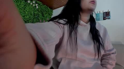 Snapshot of zoe_wattson chatting on 10-01-25, 04:40 Zoe online show from 10-01-25, 04:40