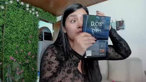 Snapshot of zoe_wattson chatting on 10-19-25, 03:51 Zoe online show from 10-19-25, 03:51