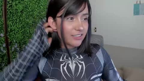 Snapshot of zoe_wattson chatting on 10-21-25, 01:39 Zoe online show from 10-21-25, 01:39