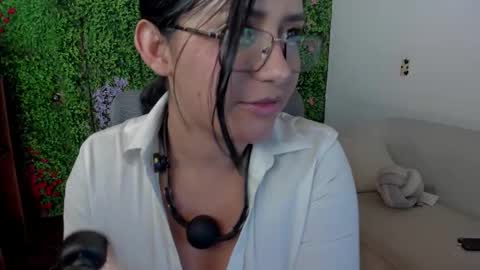 Snapshot of zoe_wattson chatting on 11-06-25, 03:29 Zoe online show from 11-06-25, 03:29