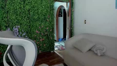 Snapshot of zoe_wattson chatting on 11-09-25, 03:05 Zoe online show from 11-09-25, 03:05