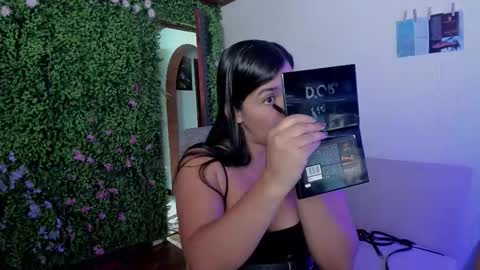 Snapshot of zoe_wattson chatting on 11-15-25, 11:10 Zoe online show from 11-15-25, 11:10