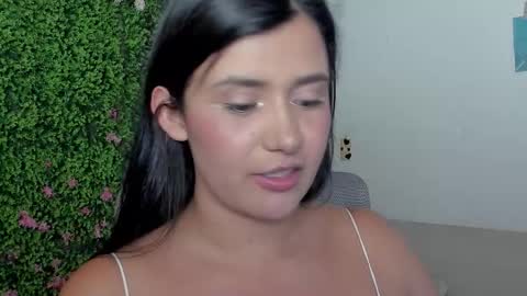 Snapshot of zoe_wattson chatting on 11-20-25, 02:01 Zoe online show from 11-20-25, 02:01