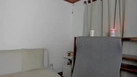 Snapshot of zoe_wattson chatting on 02-20-26, 02:41 Zoe online show from 02-20-26, 02:41