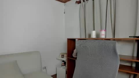 Snapshot of zoe_wattson chatting on 02-23-26, 11:24 Zoe online show from 02-23-26, 11:24