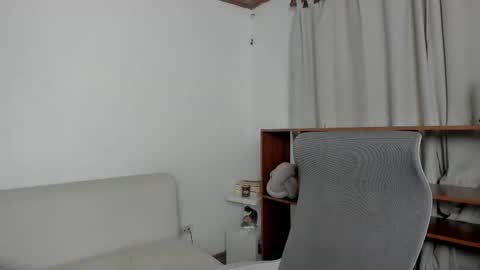 Snapshot of zoe_wattson chatting on 02-25-26, 02:43 Zoe online show from 02-25-26, 02:43