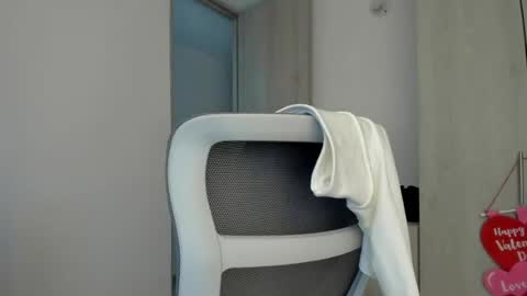Snapshot of zoe_wattson chatting on 06-22-26, 12:35 Zoe online show from 06-22-26, 12:35