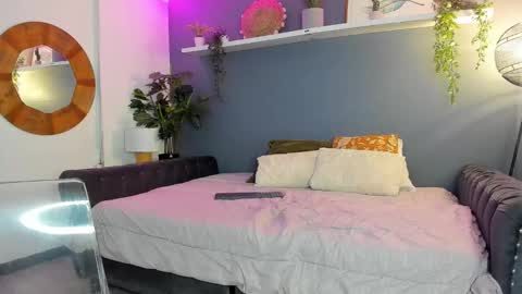 Snapshot of zoe_xra chatting on 09-12-25, 07:14 Zoe online show from 09-12-25, 07:14