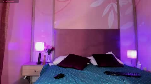 Snapshot of zoeblanc chatting on 01-15-26, 11:37 zoeblanc online show from 01-15-26, 11:37