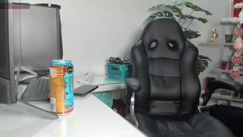 Zoe online show from 12-22-25, 02:41