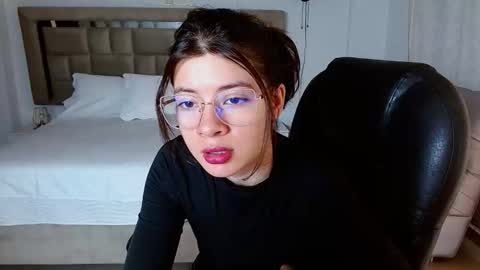 Snapshot of zoecruzz chatting on 01-15-26, 03:27 ZOE online show from 01-15-26, 03:27