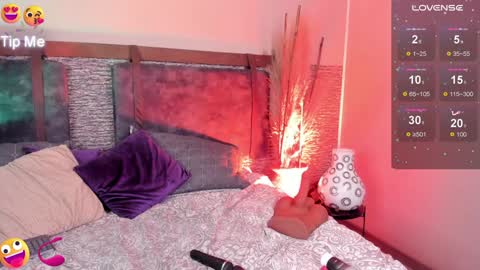 Snapshot of zoee_23 chatting on 02-06-25, 01:43 Zoe online show from 02-06-25, 01:43