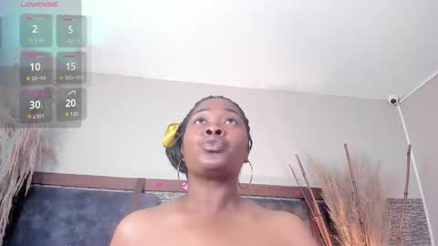 Snapshot of zoee_23 chatting on 10-03-25, 10:45 Zoe online show from 10-03-25, 10:45