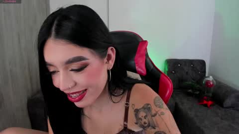  zoee jackson online show from 04-23-26, 07:16