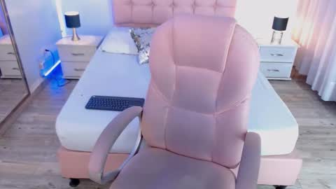 zoe online show from 11-13-25, 04:11