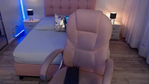 zoe online show from 11-29-25, 01:30