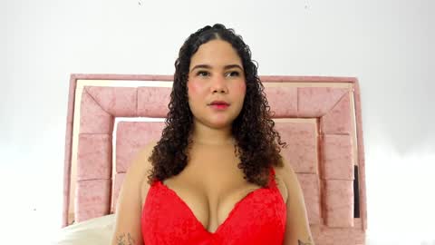 Snapshot of zoee_lov chatting on 12-13-24, 03:16 zoee online show from 12-13-24, 03:16