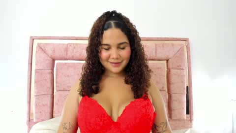 Snapshot of zoee_lov chatting on 12-13-24, 06:21 zoee online show from 12-13-24, 06:21