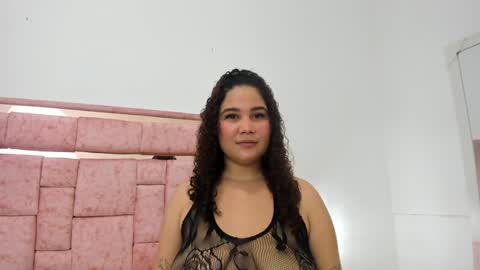 Snapshot of zoee_lov chatting on 12-24-24, 03:16 zoee online show from 12-24-24, 03:16